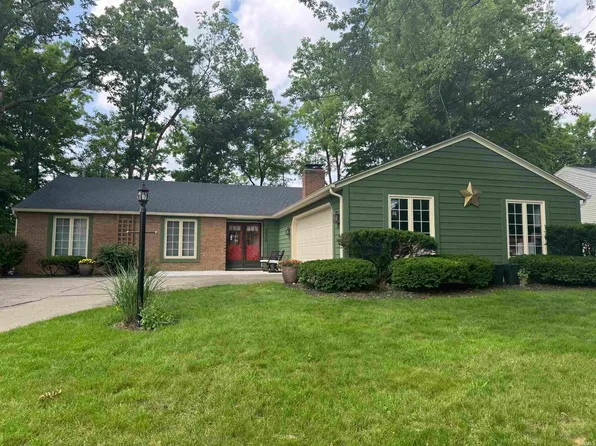 10012 Houndshill Pl, Fort Wayne, IN 46804