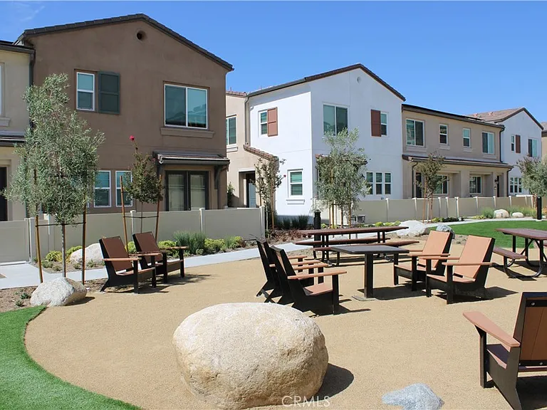 9190 Connolly Way — Photo 40