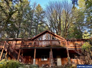 31770 McLoughlin Dr, Philomath, OR 97370