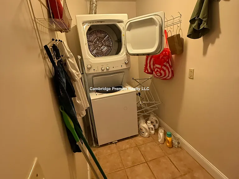 279 Pearl St #2 — Photo 9