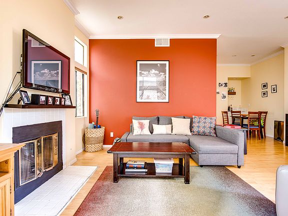 3rd image of 2560 S Centinela Ave APT 15