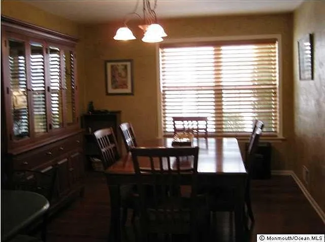 1077 Roseberry Ct — Photo 9