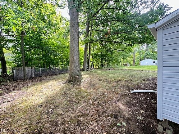 5th image of 1419 Davista Ave
