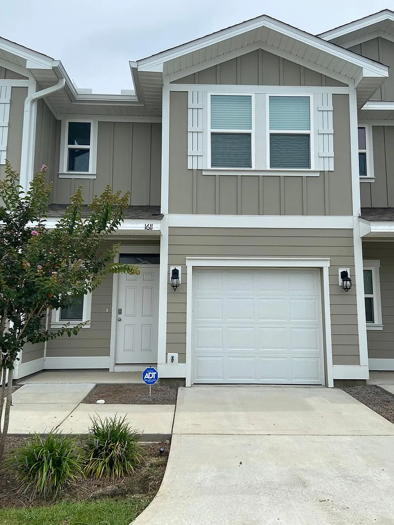 1611 Caleigh Ct Lynn Haven — Photo 1