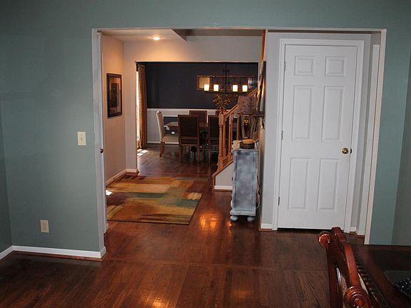 4th image of 8547 Woodcreek Dr