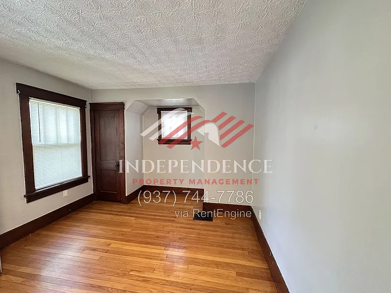 2720 Dwight Ave — Photo 7