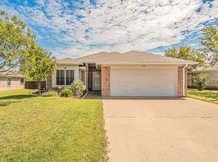 330 Beaumont Dr, Weatherford, TX 76086