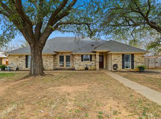 3104 Nottingham Dr, Denton, TX 76209