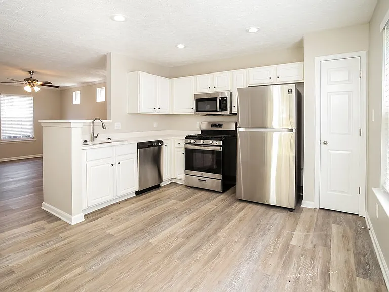 136 Oak Grove Pl — Photo 7