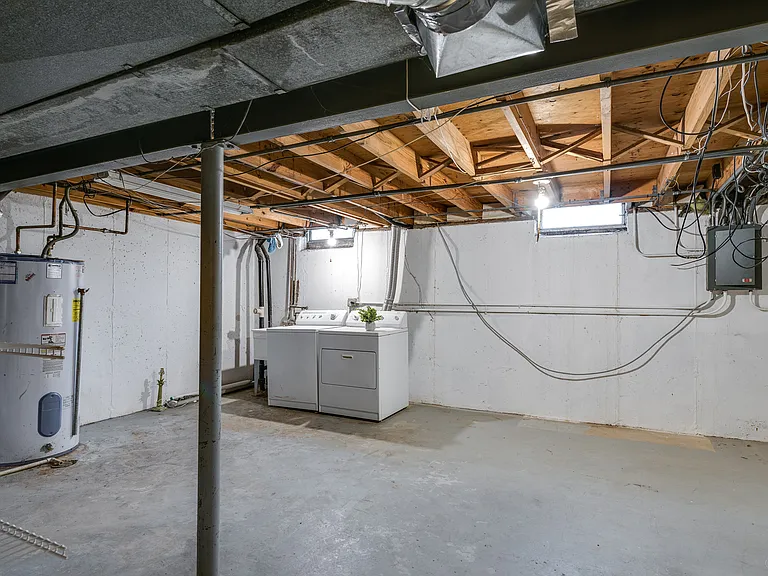 18W269 Kirkland Ln — Photo 20