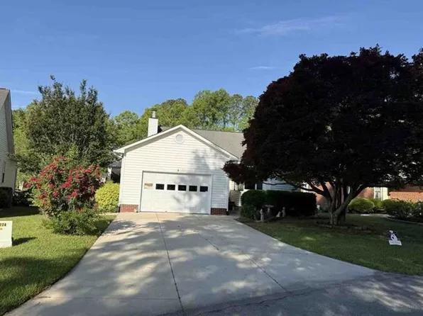 211 Lakemere Dr, New Bern, NC 28562