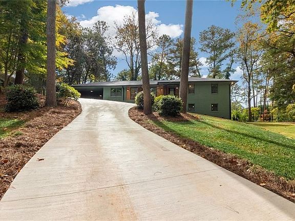 3rd image of 2732 Janellen Dr NE