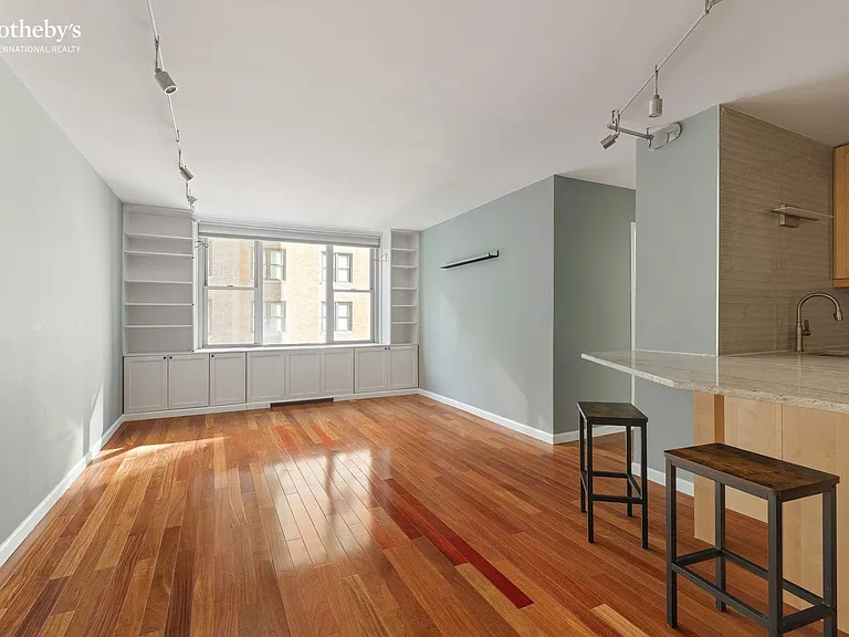 137 E 36th St #8H — Photo 10