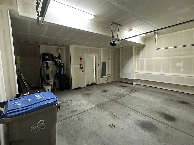 2-Car Garage