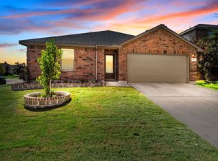 701 Santa Rosa Dr, Fort Worth, TX 76115