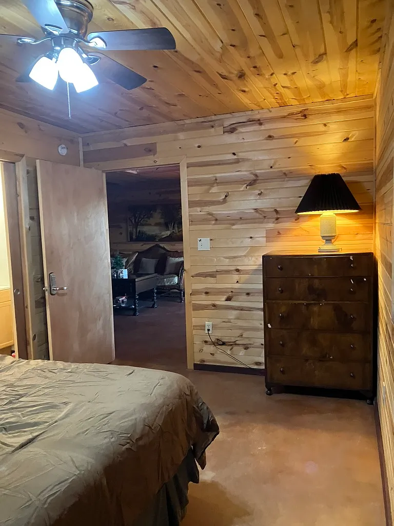 1 bed, 225 sqft, $755 — Photo 3