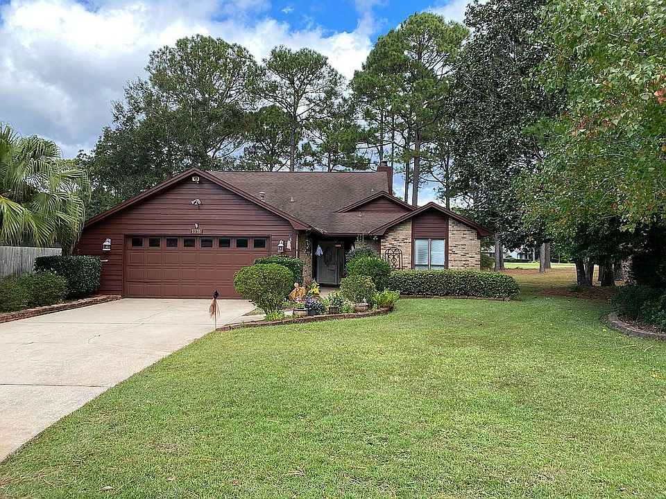 1st image of 1211 Chantilly Cir