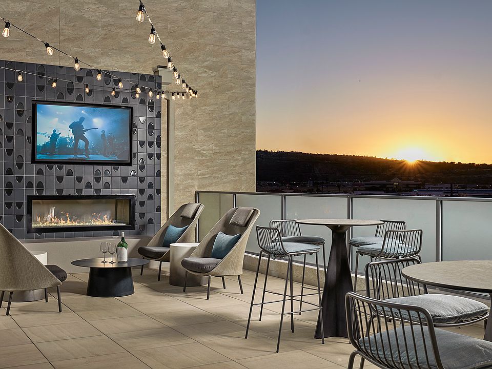 Sky Lounge