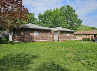 909 NW 12th St, Blue Springs, MO 64015