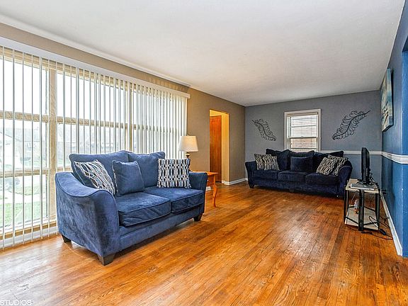 2nd image of 398 Paxton Ave