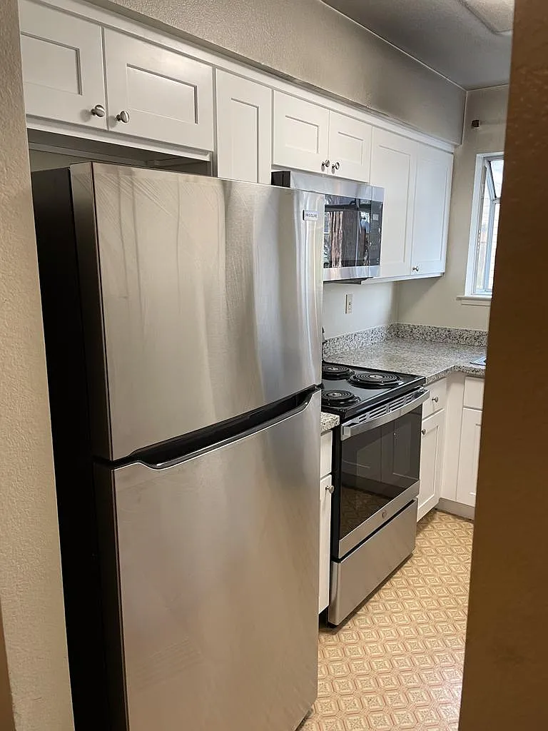 1 bed, 844 sqft, $1,500 — Photo 4