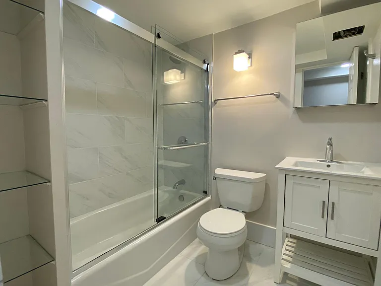 1432 Newton St NW #B — Photo 5