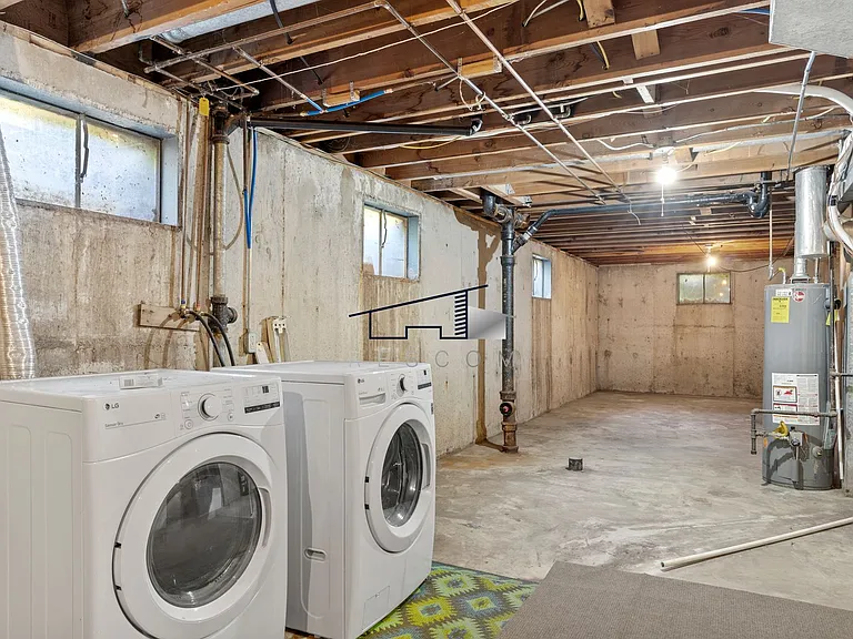 1334 Henderson Dr — Photo 23