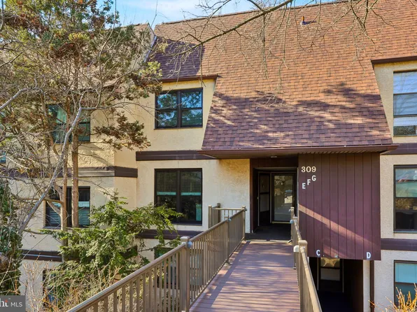 309 Shawmont Ave #2E, Philadelphia, PA 19128