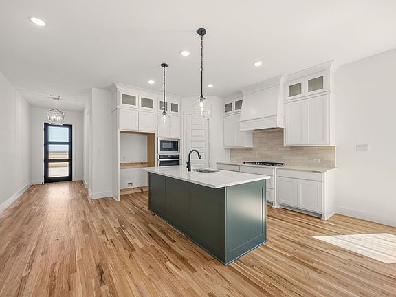 4th image of 2508 Tanager St