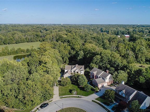 5th image of 692 Albatross Ln
