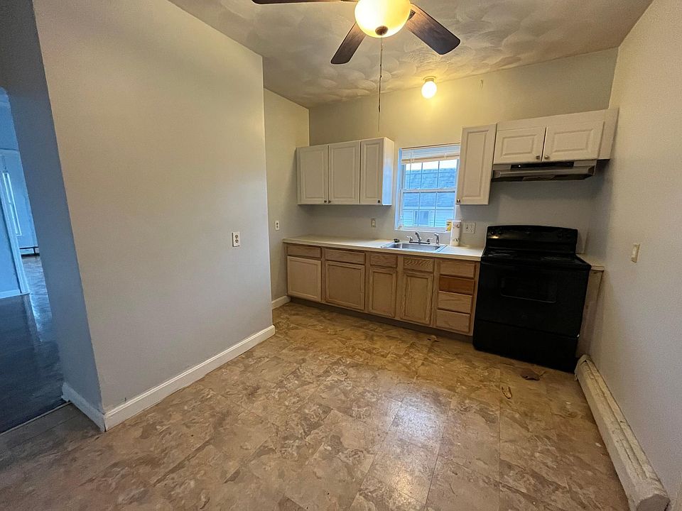1st image of 76 Vine St Floor 2