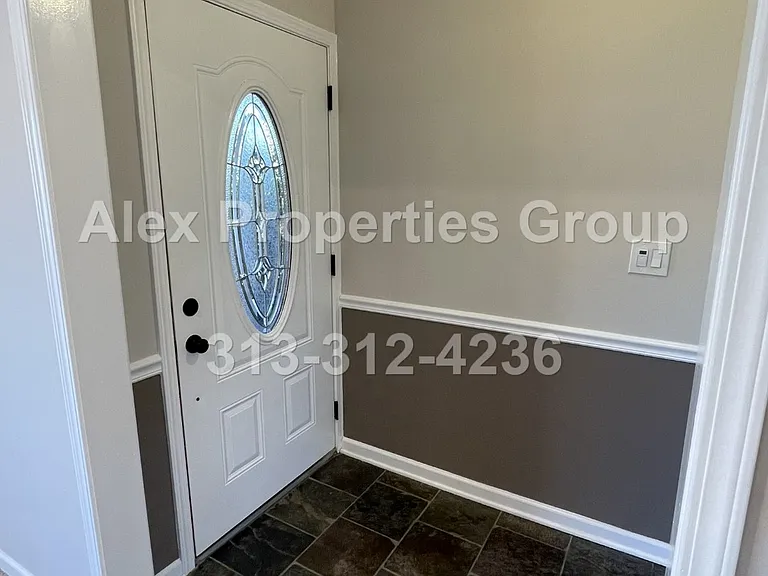 31045 Sheridan Dr — Photo 9