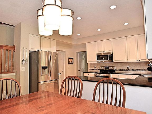 4th image of 7424 Coventry Woods Dr