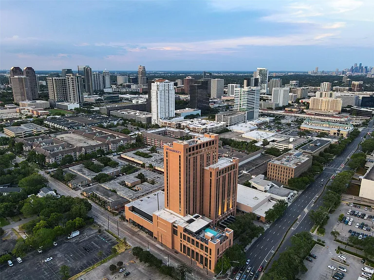 Close to Galleria Area