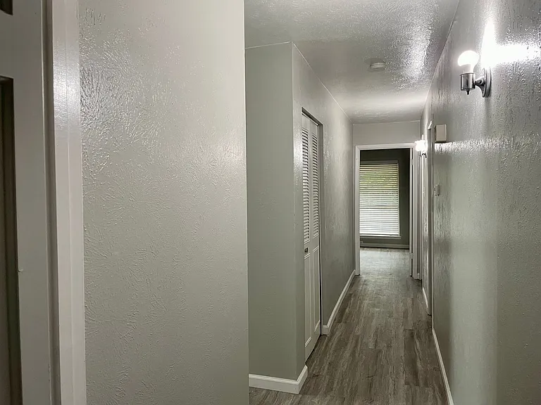 13722 Flagstone Ln — Photo 8