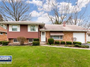 641 Iroquois Dr, Aurora, IL 60506