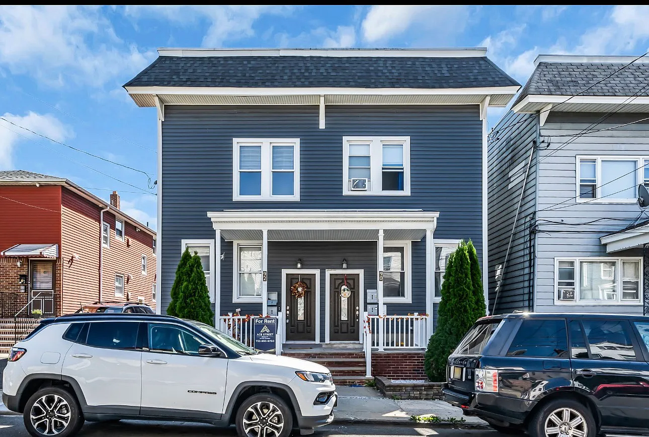 3 bed, $3,095 — Photo 1