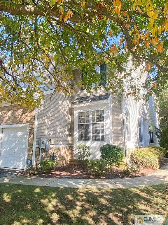 1306 Dahlia Cir photo 1
