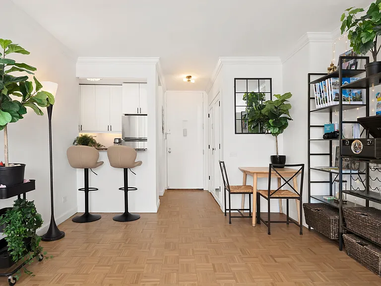 215 W 95th St #15K — Photo 5