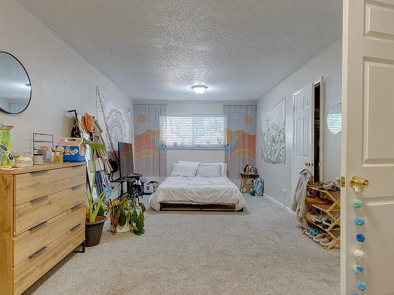 618 E Wesleyan Dr — Photo 17