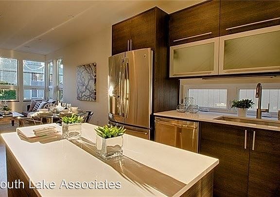 4th image of 1205 6th Ave N #B