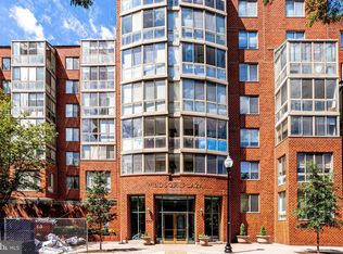 1050 N Taylor St #1-203, Arlington, VA 22201