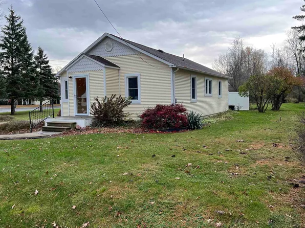 2064 Corunna Ave, Owosso, MI 48867