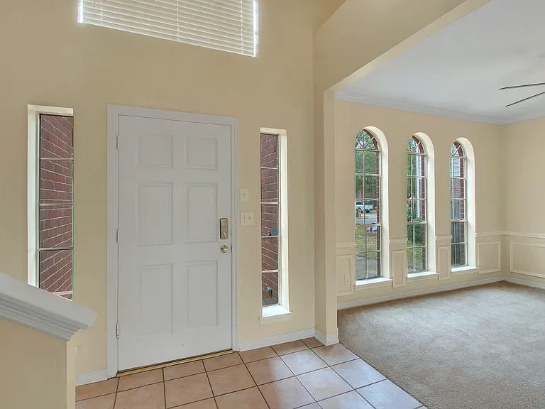 Vaulted entry way