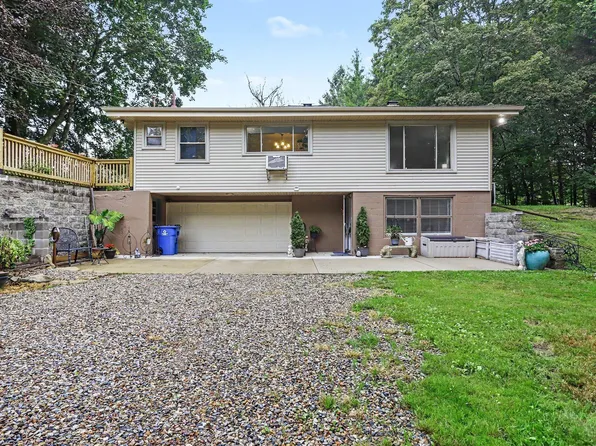 41341 County Road 665, Paw Paw, MI 49079