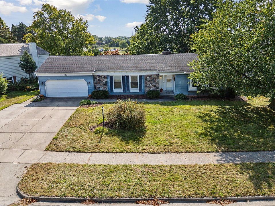 1st image of 1882 Waterbury Dr SE