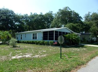 443 Carnation Dr, Fruitland Park, FL 34731