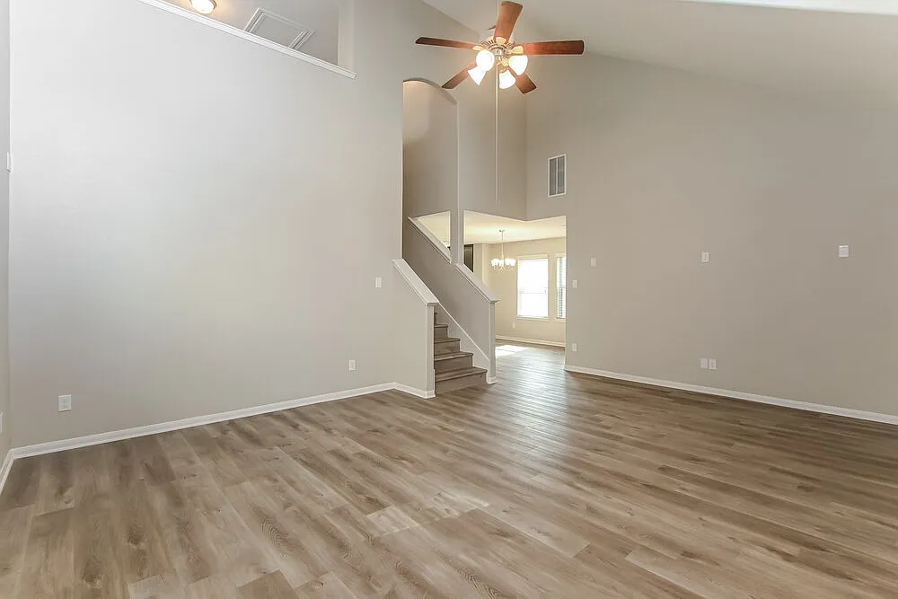 3 bed, 2.0 bath, 1895 sqft, $2,185 — Photo 4