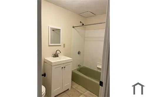 36 Warren St Photo 1