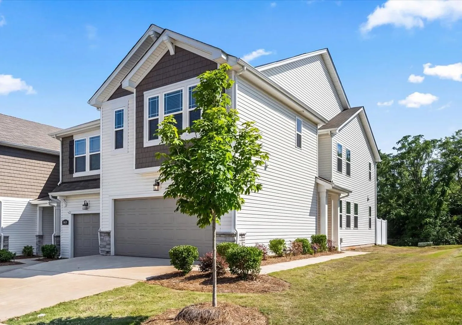 Iron Oak Ln 4529 — Photo 1